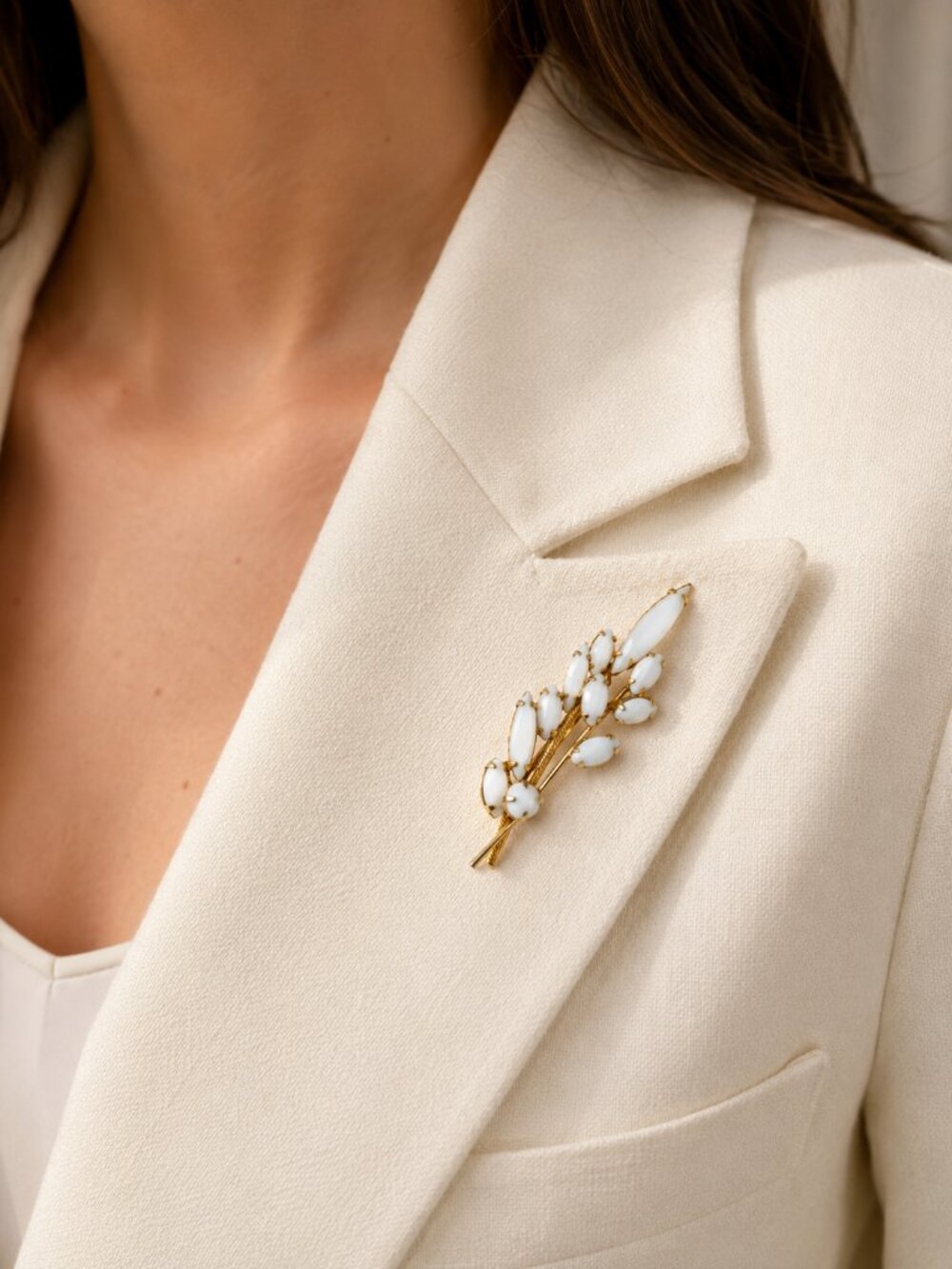 Vintage White Milk Glass Floral Leaf Brooch Gold Tone